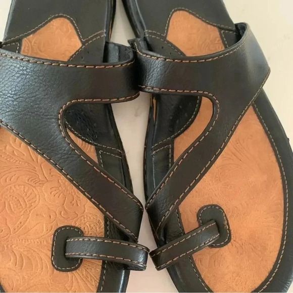 B.O.C. Women's Flat Sandals Slip-on Slides Flip Flops Black Faux Leather Size 11 - Picture 4 of 5